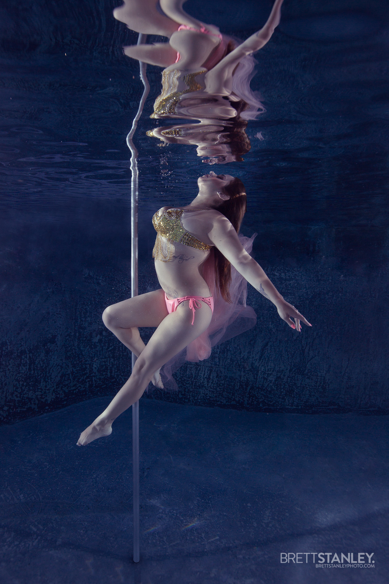 New York Underwater pole dance